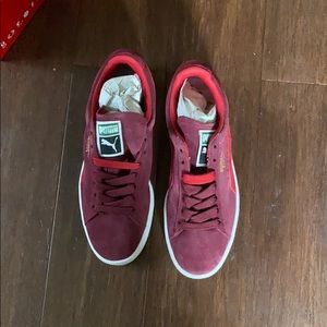 Women’s Puma sneakers